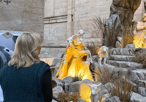 Chihuahua lleva su cultura al Vaticano: Maru Campos presenta arte rarámuri y tradiciones Chihuahua lleva su cultura al Vaticano: Maru Campos presenta arte rarámuri y tradiciones