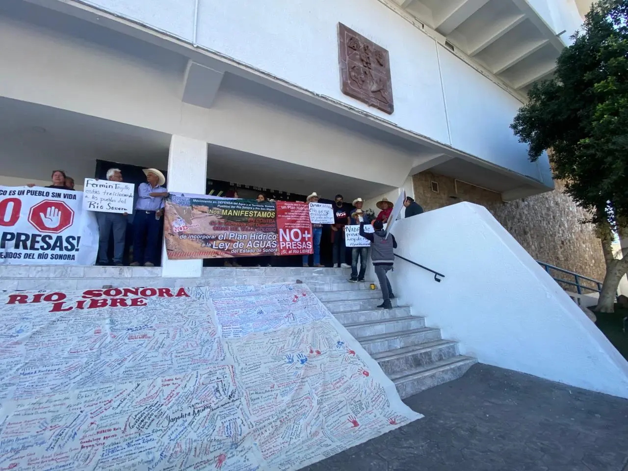 Maniestaciónen Congreso del Estado