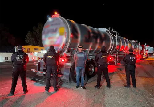 Decomisan tráiler con huachicol al norte de Sonora Decomisan tráiler con huachicol al norte de Sonora