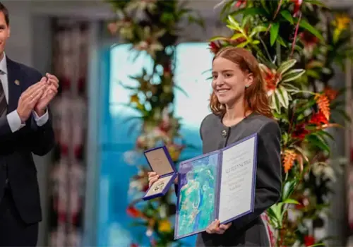 Hija de María Corina Machado recibe el premio Nobel de la Paz en Oslo en nombre de su madre Hija de María Corina Machado recibe el premio Nobel de la Paz en Oslo en nombre de su madre