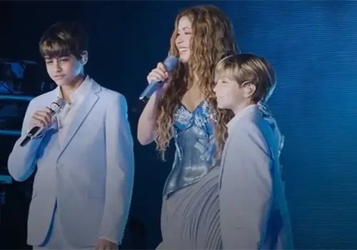 VIDEO| Shakira sorprende en Buenos Aires al cantar "Acróstico" junto a sus hijos VIDEO| Shakira sorprende en Buenos Aires al cantar "Acróstico" junto a sus hijos
