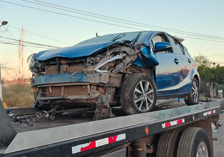 Se duerme al volante y ocasiona aparatoso accidente en Ciudad Obregón