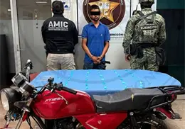 Detienen a motociclista en Las Areneras de Ciudad Obregón Detienen a motociclista en Las Areneras de Ciudad Obregón