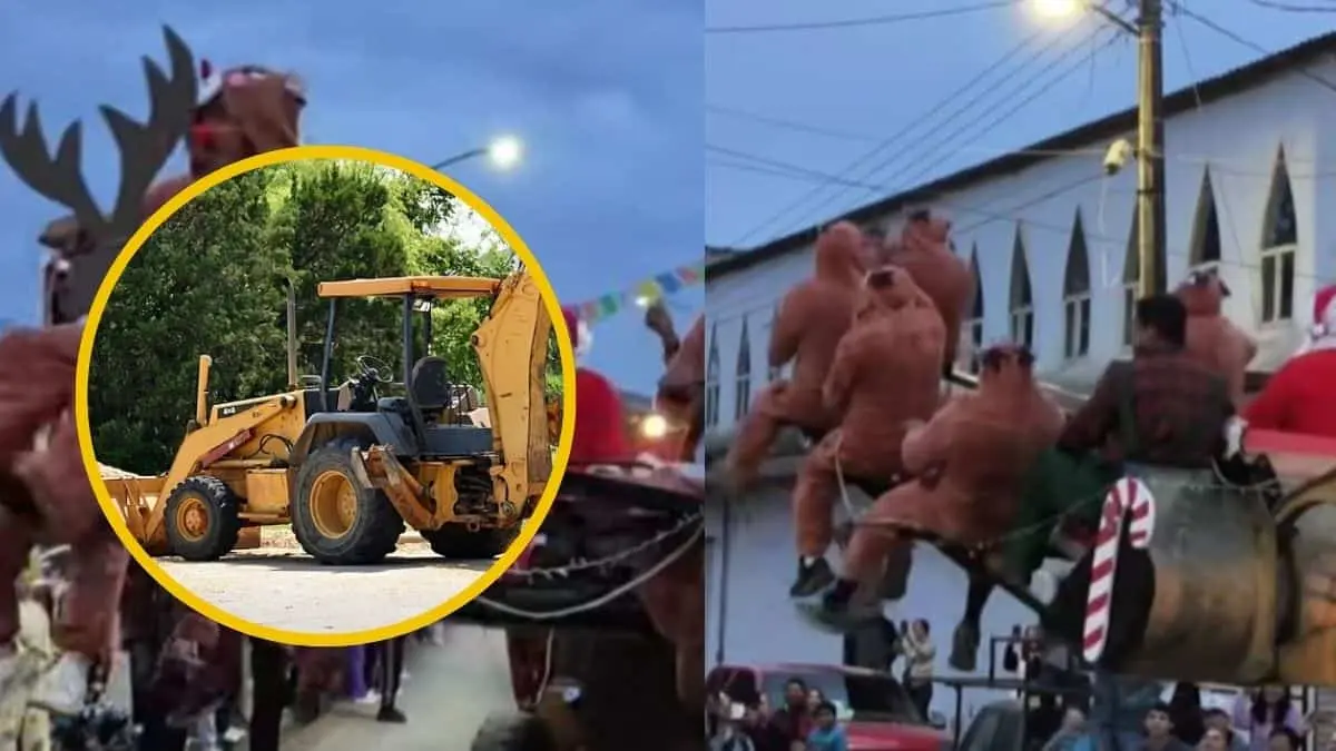 Retroexcavadora decorada como trineo navideño avanza por las calles de El Naranjo, San Luis Potosí, durante el desfile por el 31 aniversario del municipio
