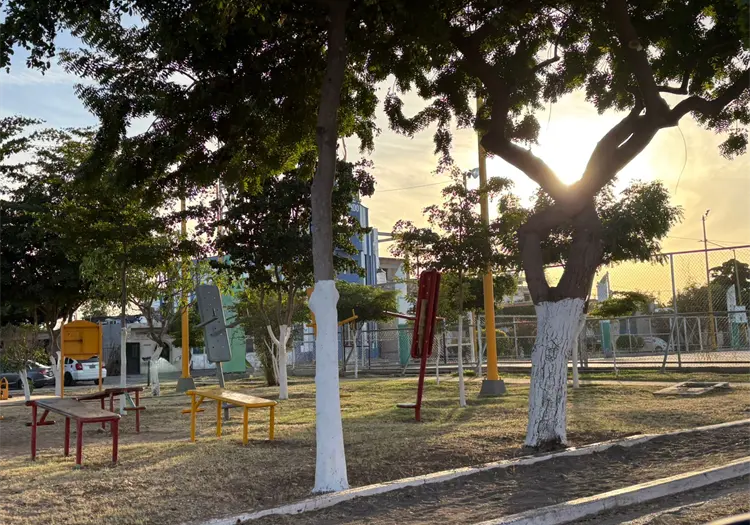 Jalo por Obregón embellece bulevar Ramírez