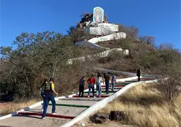 La fe mueve a Navojoa, peregrinan familias al cerrito de la Virgen La fe mueve a Navojoa, peregrinan familias al cerrito de la Virgen