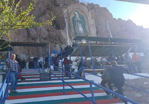 Cumplen devotos a la virgen de Guadalupe Cumplen devotos a la virgen de Guadalupe