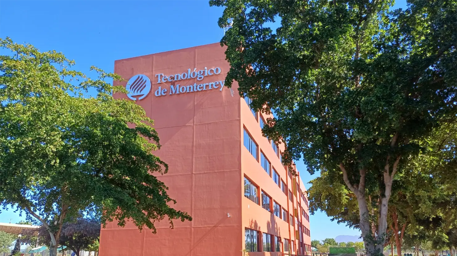 Busca Tec de Monterrey pertinencia con sector empresarial