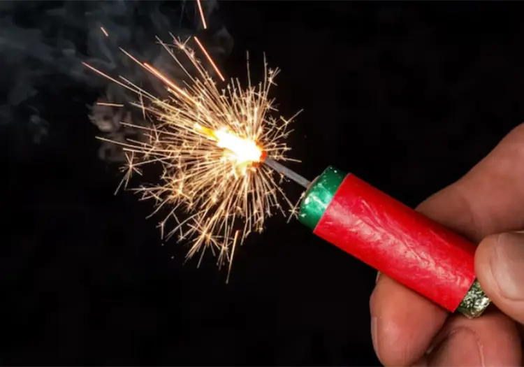 CFE lanza alerta sobre la pirotecnia durante las fiestas decembrinas