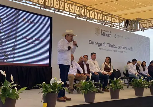 Alfonso Durazo entrega títulos de concesión Alfonso Durazo entrega títulos de concesión