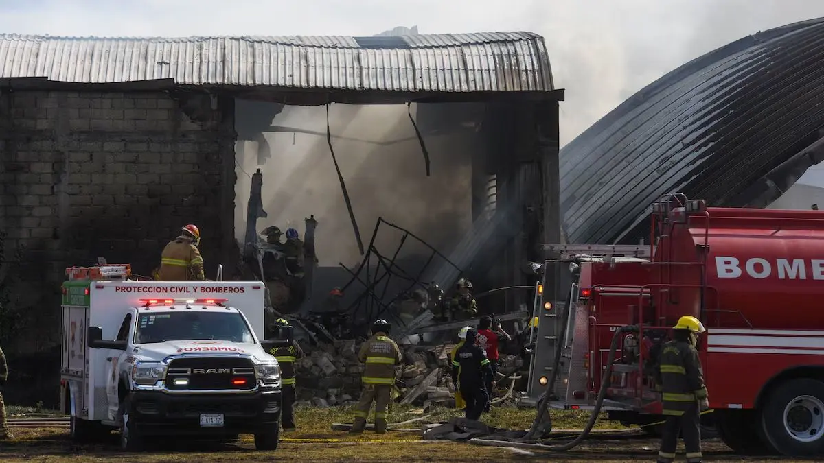 Cae avi&oacute;n privado en Toluca; reportan seis personas muertas