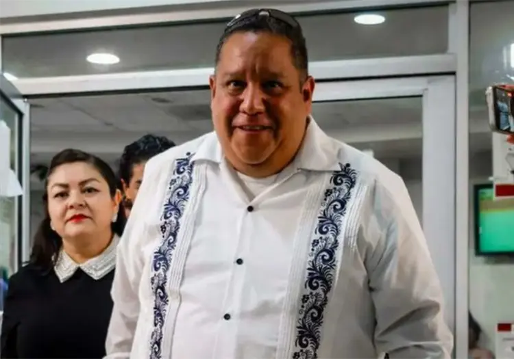 Tribunal revoca sentencia contra el maestro Esteban Canchola por caso del alumno Dami&aacute;n