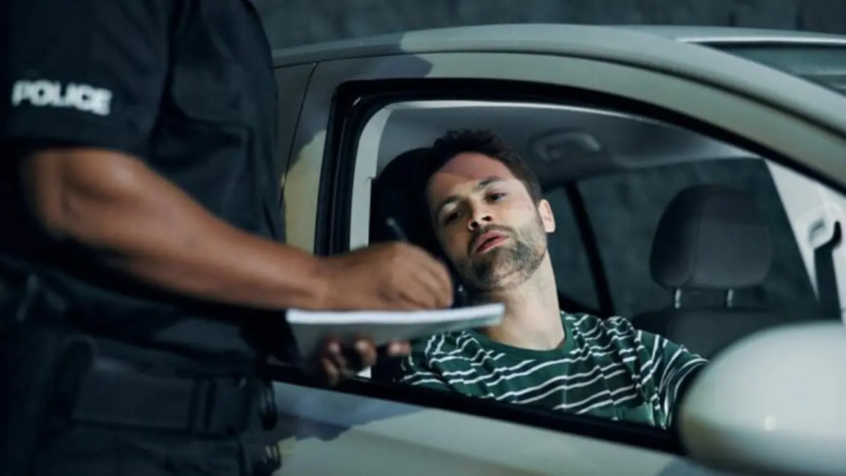 Autos mexicanos con placas vencidas enfrentarán multas al intentar ingresar a Estados Unidos