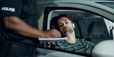 Autos mexicanos con placas vencidas enfrentarán multas al intentar ingresar a Estados Unidos Autos mexicanos con placas vencidas enfrentarán multas al intentar ingresar a Estados Unidos