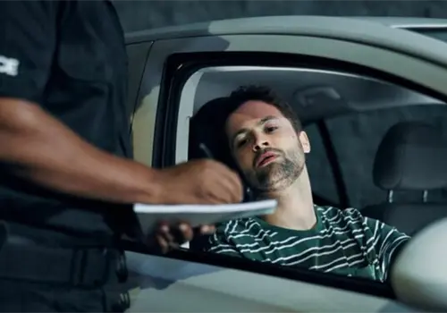 Autos mexicanos con placas vencidas enfrentarán multas al intentar ingresar a Estados Unidos Autos mexicanos con placas vencidas enfrentarán multas al intentar ingresar a Estados Unidos