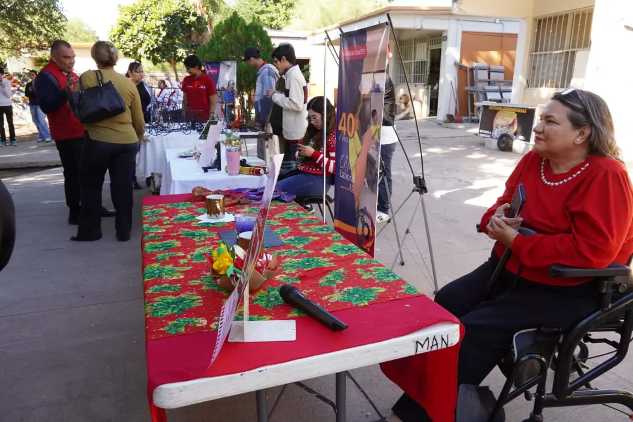 Los estudiantes con diferentes tipos de discapacidad aprenden oficios para fomentar la inclusión laboral. Foto: Bernardo Hidalgo