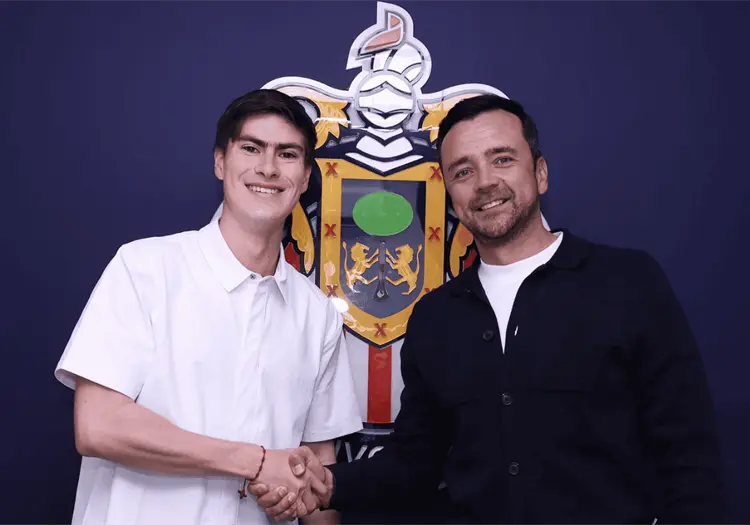 Chivas renueva a Armando La Hormiga Gonz&aacute;lez hasta 2029 y asegura a su goleador