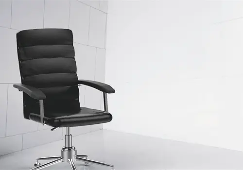 Ley Silla ya es obligatoria: qué hacer si en tu trabajo te obligan a estar de pie y cuáles son las multas Ley Silla ya es obligatoria: qué hacer si en tu trabajo te obligan a estar de pie y cuáles son las multas