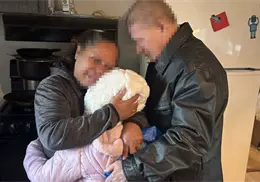 Migrante colombiana se autodeporta de Estados Unidos para proteger la nacionalidad de sus hijos