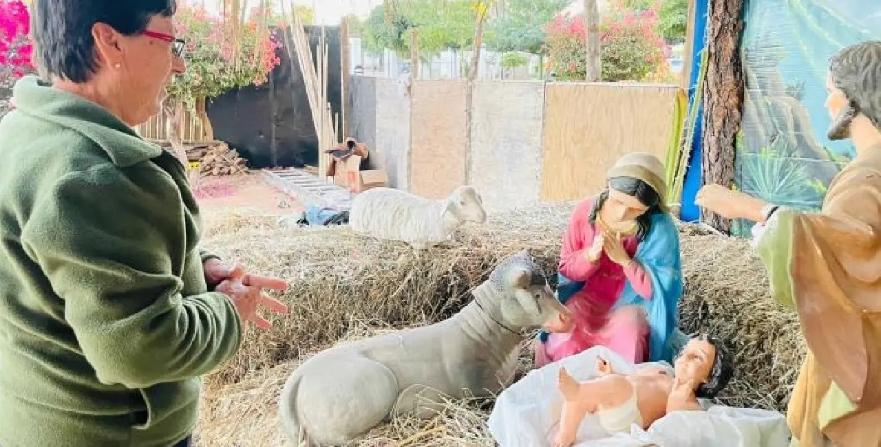 En pie, Nacimiento Viviente de Cócorit