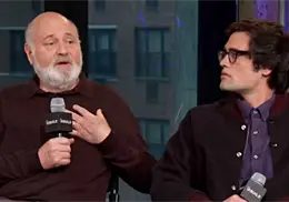 Nick, hijo del cineasta Rob Reiner comparece ante tribunal de Los Ángeles acusado del asesinato de sus padres Nick, hijo del cineasta Rob Reiner comparece ante tribunal de Los Ángeles acusado del asesinato de sus padres