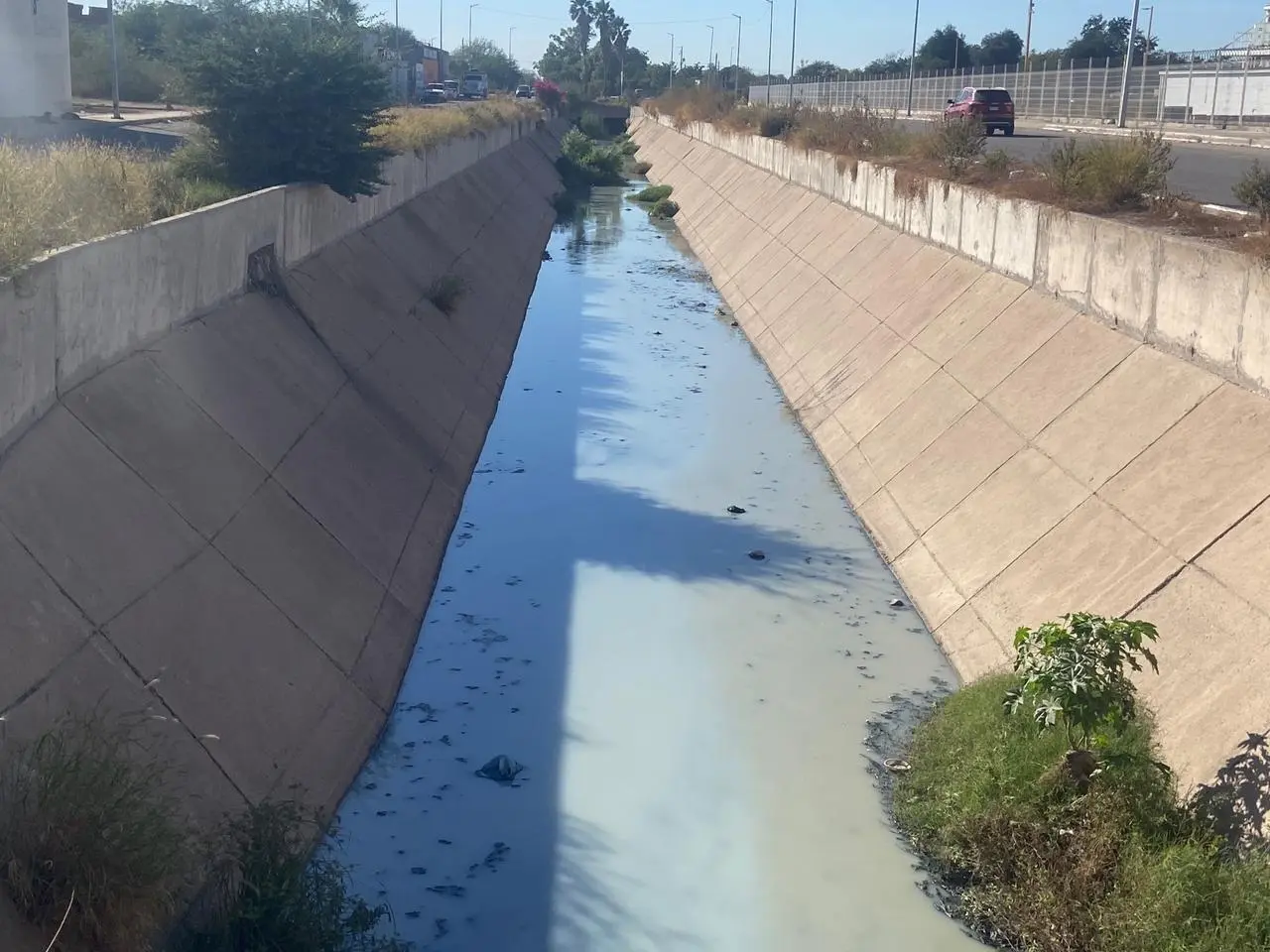 Denuncian Dren Navojoa, es un foco de infección y proliferación de moscos