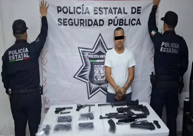 Interceptan tr&aacute;iler con armamento en la M&eacute;xico 15, al sur de Sonora
