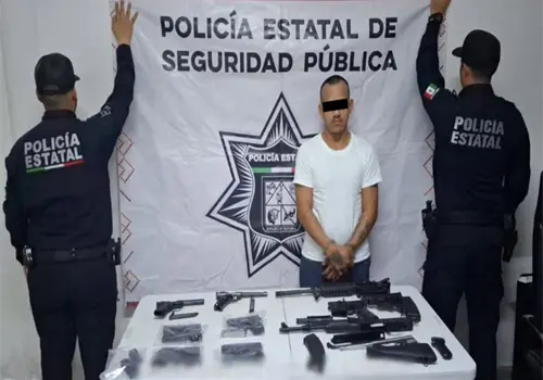 Interceptan tr&aacute;iler con armamento en la M&eacute;xico 15, al sur de Sonora