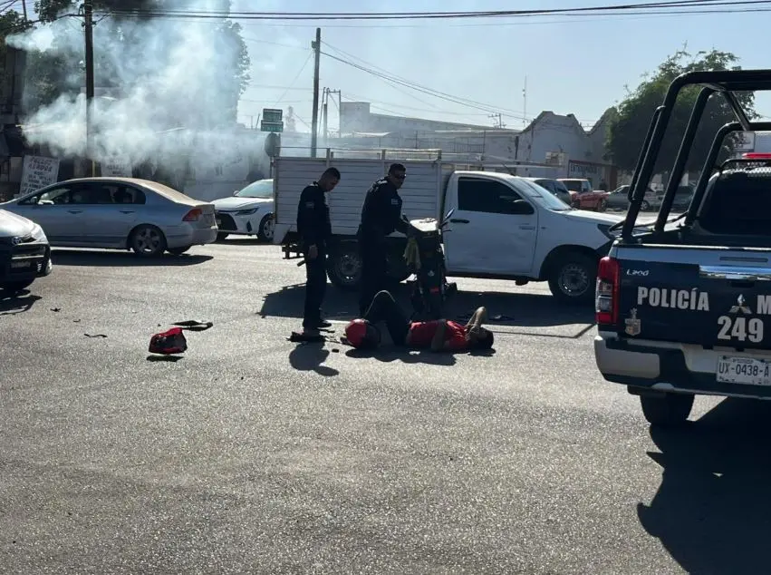 Accidente en el Centro de Ciudad Obregón deja a motociclista herido