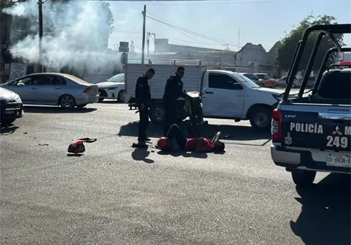 Accidente en el Centro de Ciudad Obregón deja a motociclista herido Accidente en el Centro de Ciudad Obregón deja a motociclista herido