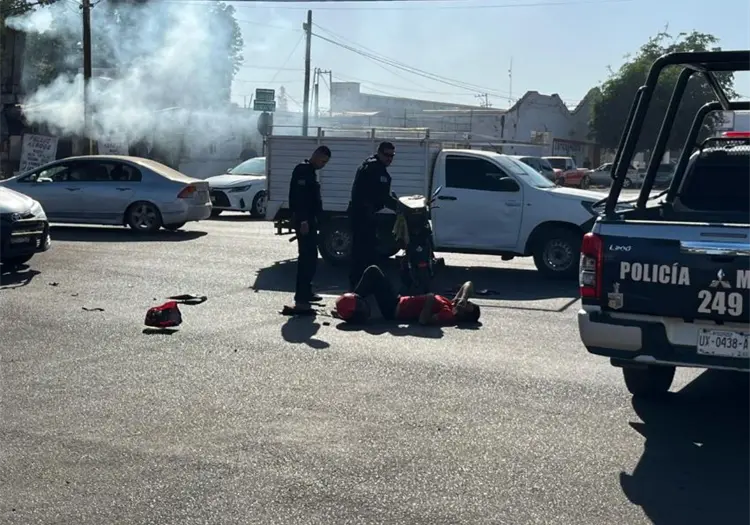 Accidente en el Centro de Ciudad Obreg&oacute;n deja a motociclista herido
