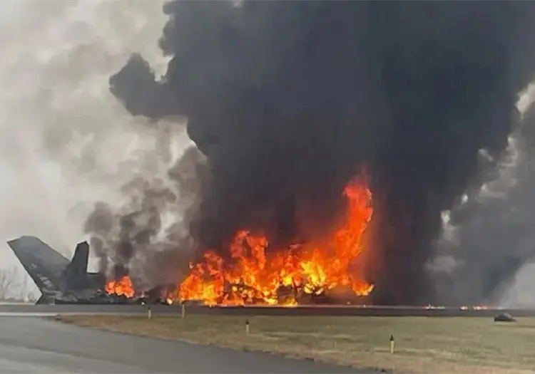 Mueren siete tras estrellarse jet privado en Statesville en Carolina del Norte 