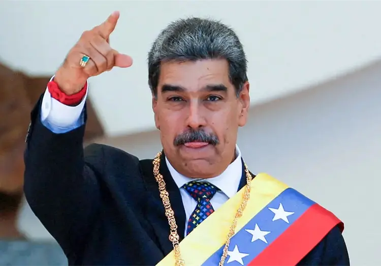 Nombran "Arquitecto de la paz" a Nicol&aacute;s Maduro durante acto bolivariano