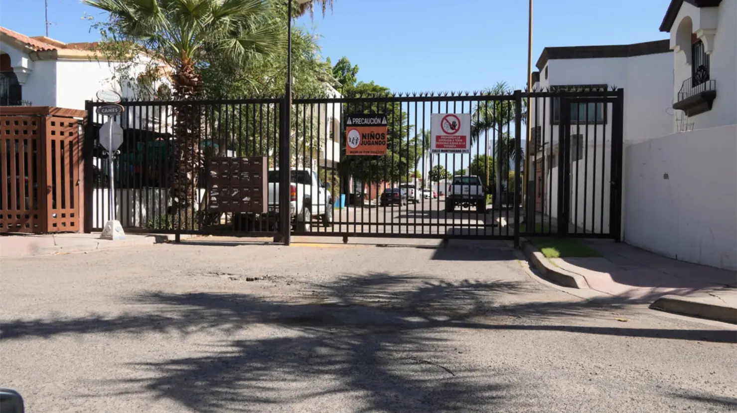 Continúa regularización de portones en fraccionamientos de Cajeme