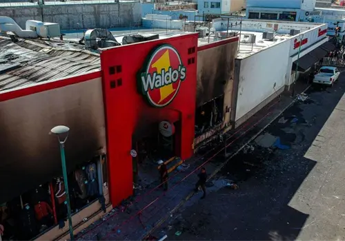 Protecci&oacute;n Civil autoriza reapertura de dos tiendas Waldo&acute;s en Sonora tras incendio en Hermosillo