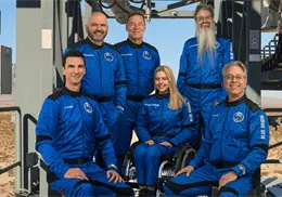 Blue Origin hace historia al llevar al espacio a persona en silla de ruedas en un vuelo comercial