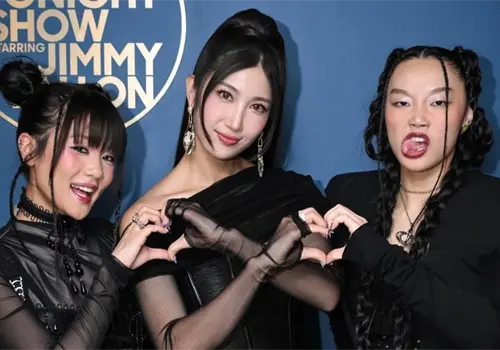 Las Huntrix se presentarán en el espectáculo de medio tiempo del juego navideño de la NFL Las Huntrix se presentarán en el espectáculo de medio tiempo del juego navideño de la NFL