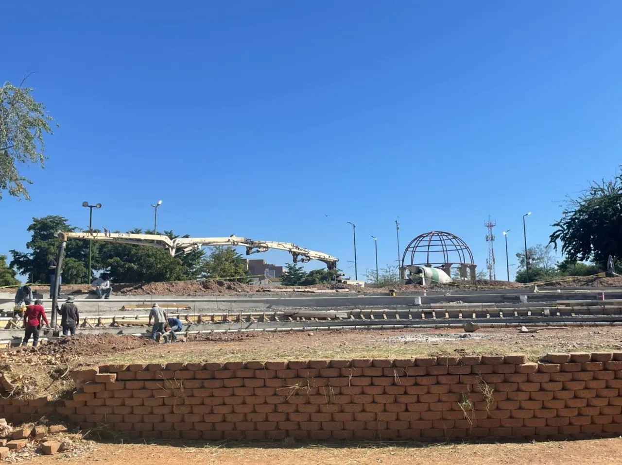 Avanza construcci&oacute;n de auditorio en Laguna de N&aacute;inari