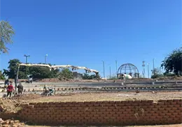 Avanza construcci&oacute;n de auditorio en Laguna de N&aacute;inari