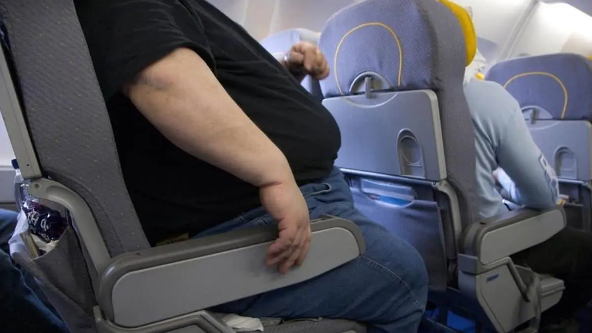 El espacio entre asientos ha sido parte del debate sobre nuevas pol&iacute;ticas a&eacute;reas para personas de talla grande