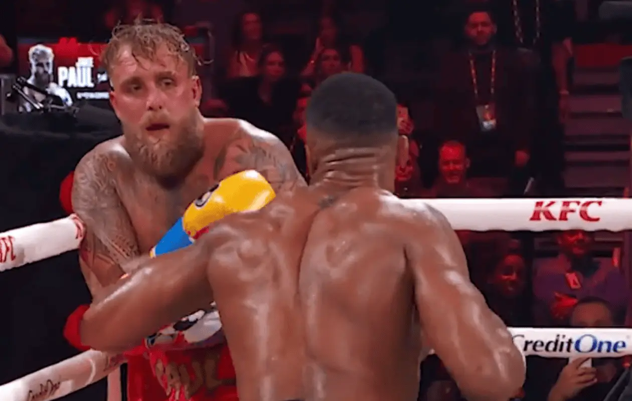 Joshua logr&oacute; imponerse por nocaut en el sexto asalto.