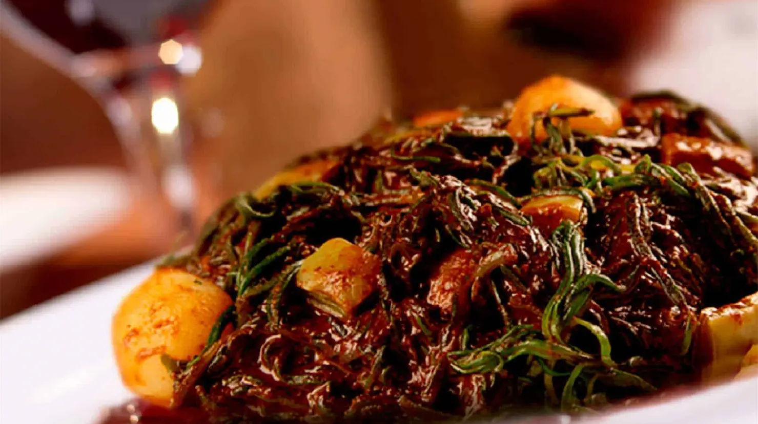 &iquest;Qu&eacute; pasa en tu cuerpo cuando comes romeritos? Descubre sus potentes beneficios si piensas prepararlos esta Navidad