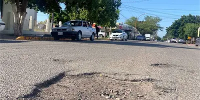 Calles en mal estado impacta a taxistas en Navojoa