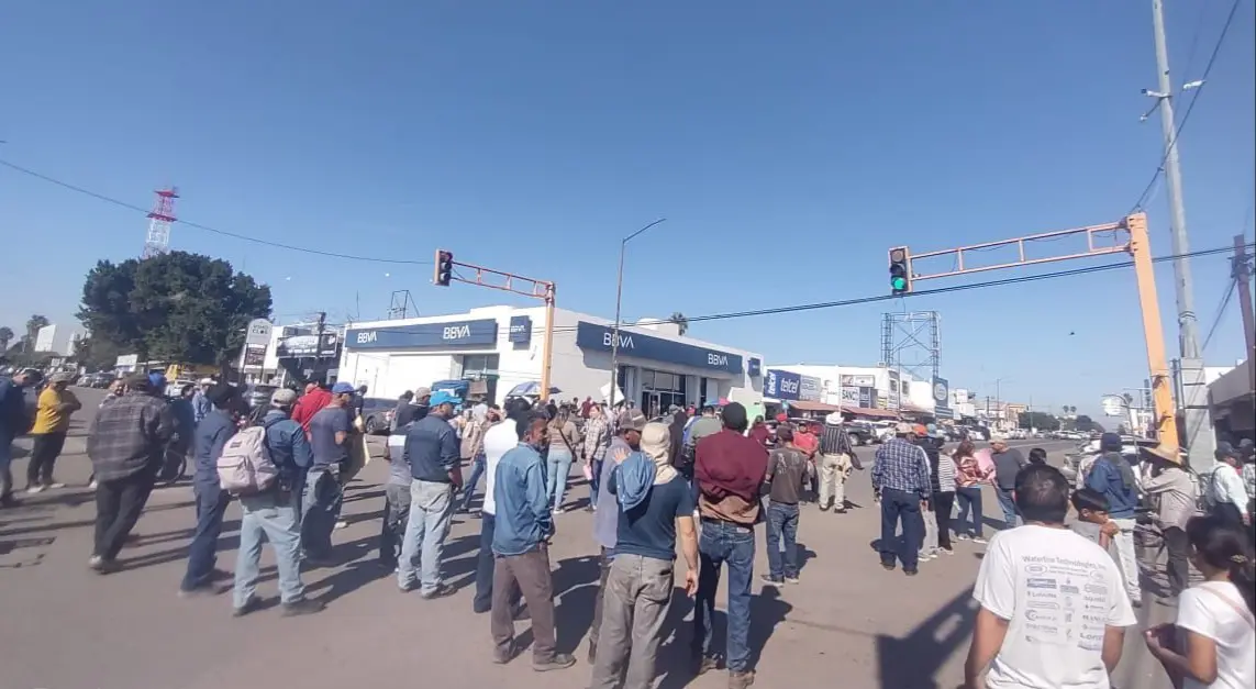 Sindicalizados del Ayuntamiento de Huatabampo exigen aguinaldo