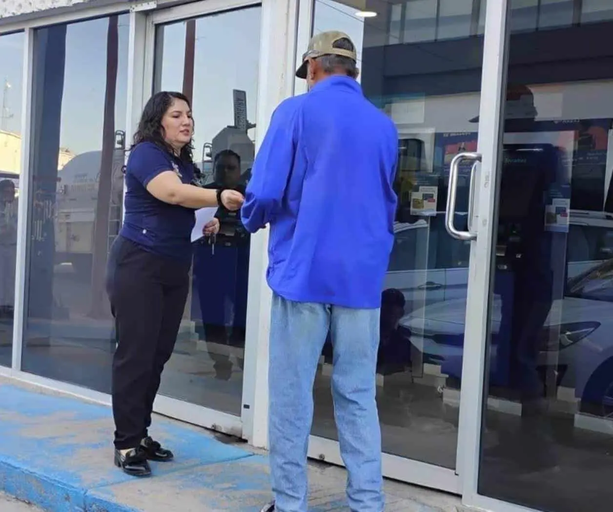 Tras robos de pensiones, abuelitos extreman precauciones en bancos de Navojoa