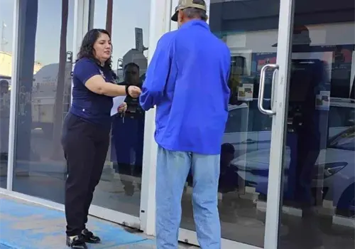 Tras robos de pensiones, abuelitos extreman precauciones en bancos de Navojoa