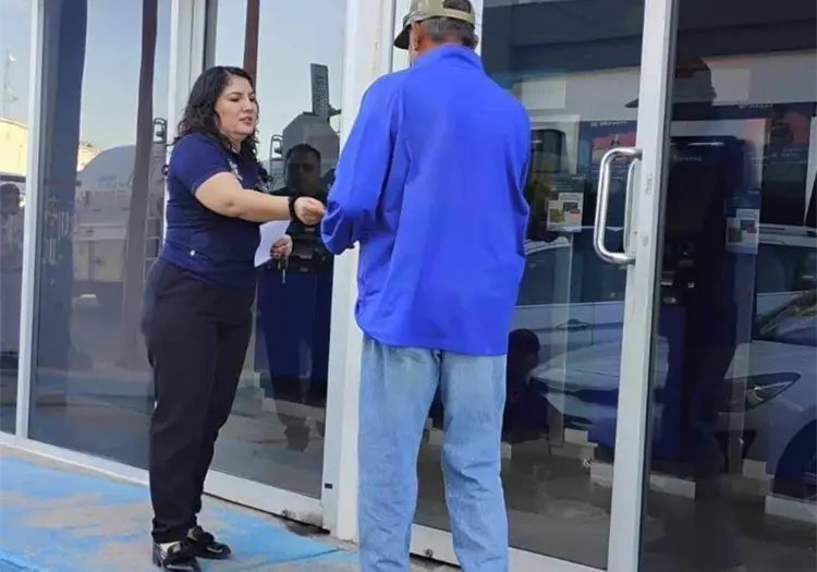 Tras robos de pensiones, abuelitos extreman precauciones en bancos de Navojoa