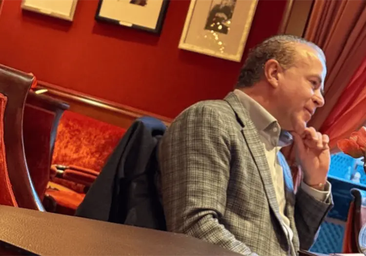 Captan en Par&iacute;s a Ra&uacute;l Rocha, copropietario de Miss Universo, pese a orden de aprehensi&oacute;n vigente