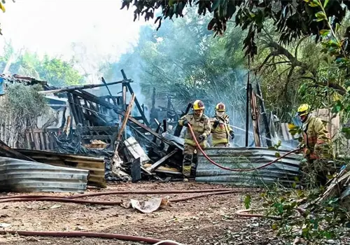 Arrasa fuego con vivienda en Pueblo Yaqui