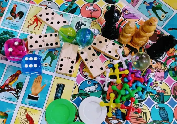 &iquest;Aburridos en la cena? Los mejores juegos de mesa y retos para esta Navidad